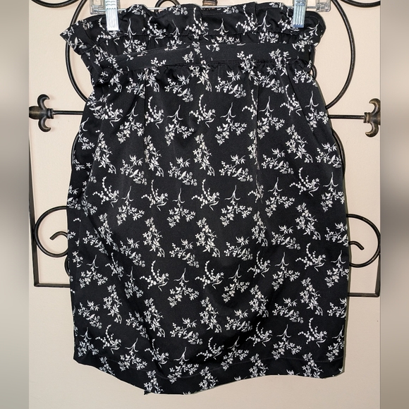 ❤️CLEARANCE❤️ H&M Skirt - Picture 3 of 7